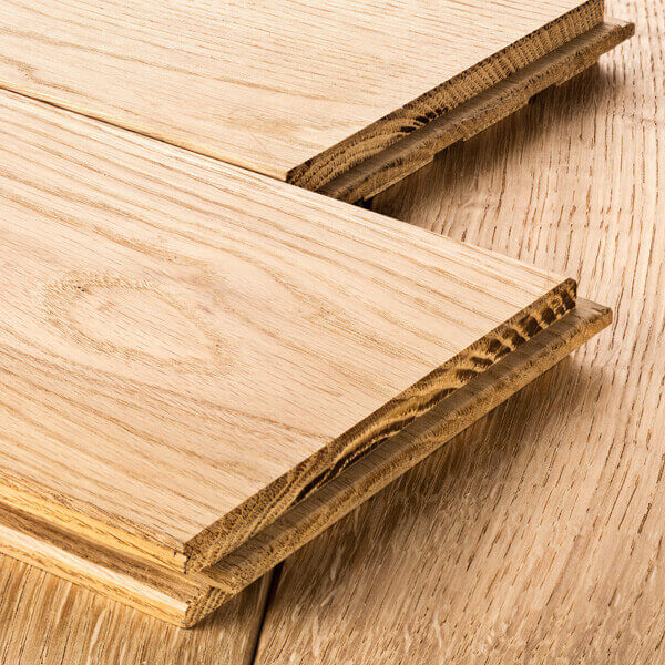 Wir verhelfen Ihnen zum passenden Holzboden - Verlegung Massivparkett