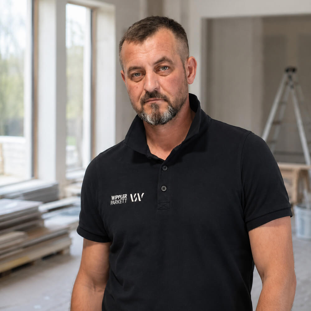 Aleks, Parkettleger bei Wippler Parkett in Bad Homburg