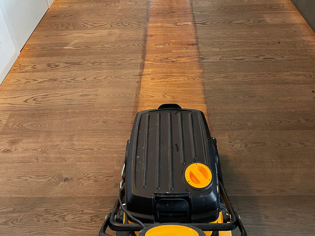 Maschinelle Parkettreinigung und Aufarbeitung ab 26 Euro /qm