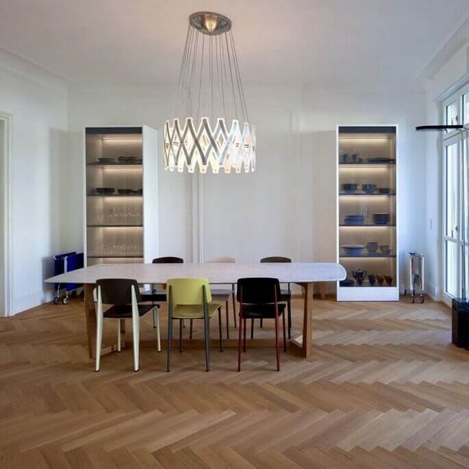 Fischgrätparkett im Esszimmer einer Altbauwohnung im Frankfurter Nordend