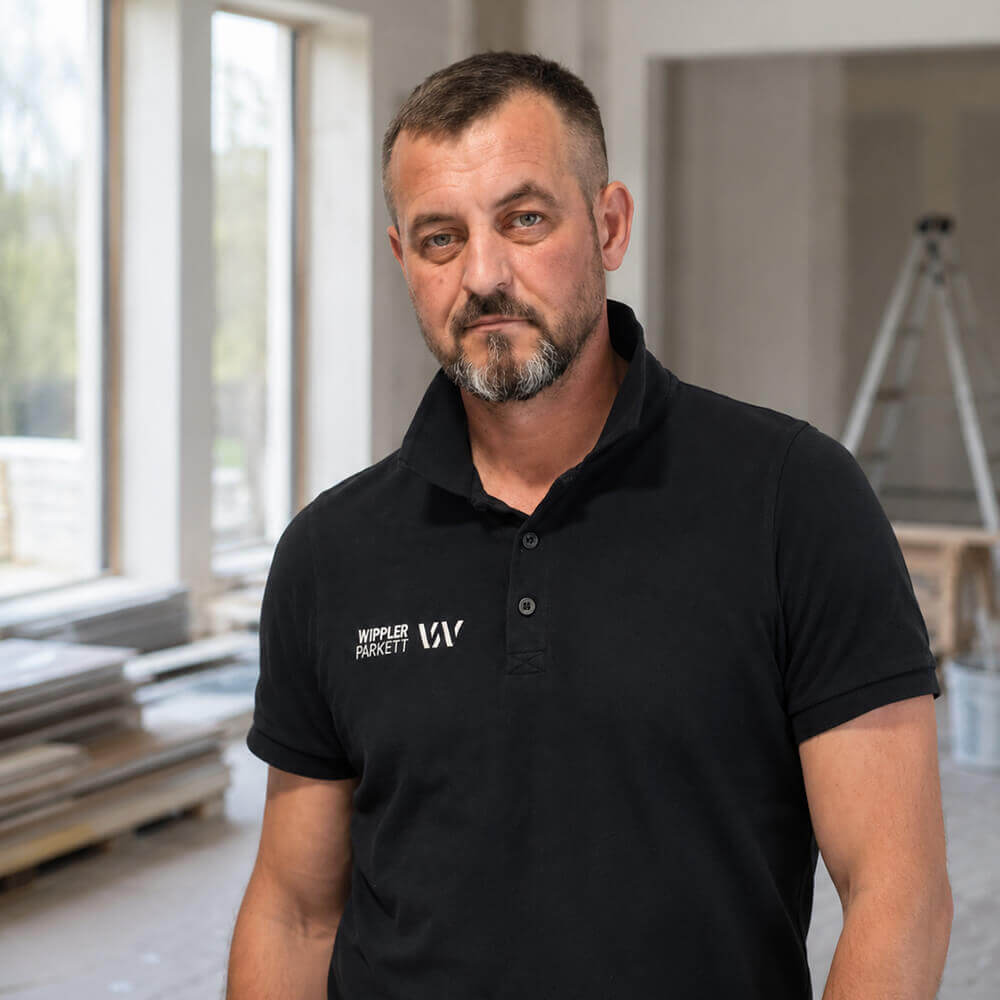 Aleks, Parkettleger bei Wippler Parkett